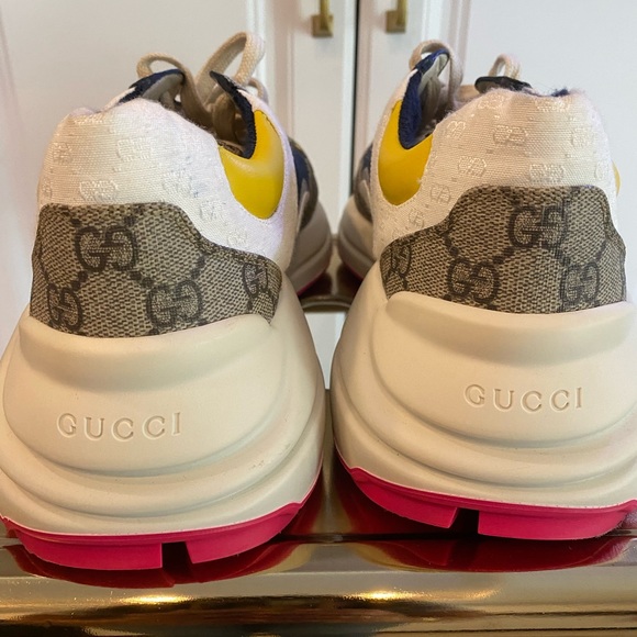Gucci Rhyton sneaker - Picture 2 of 5